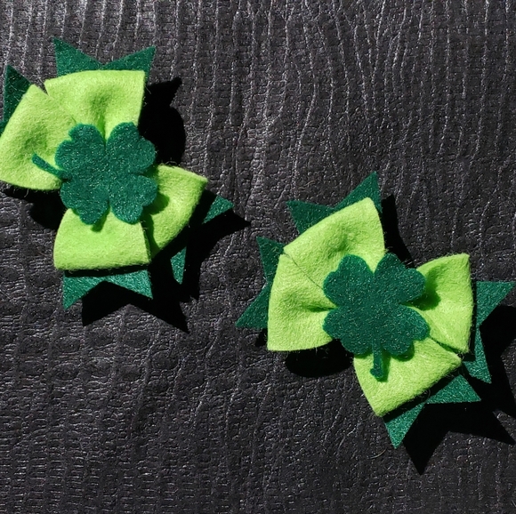 St. Patrick's Day Bows - Picture 1 of 2